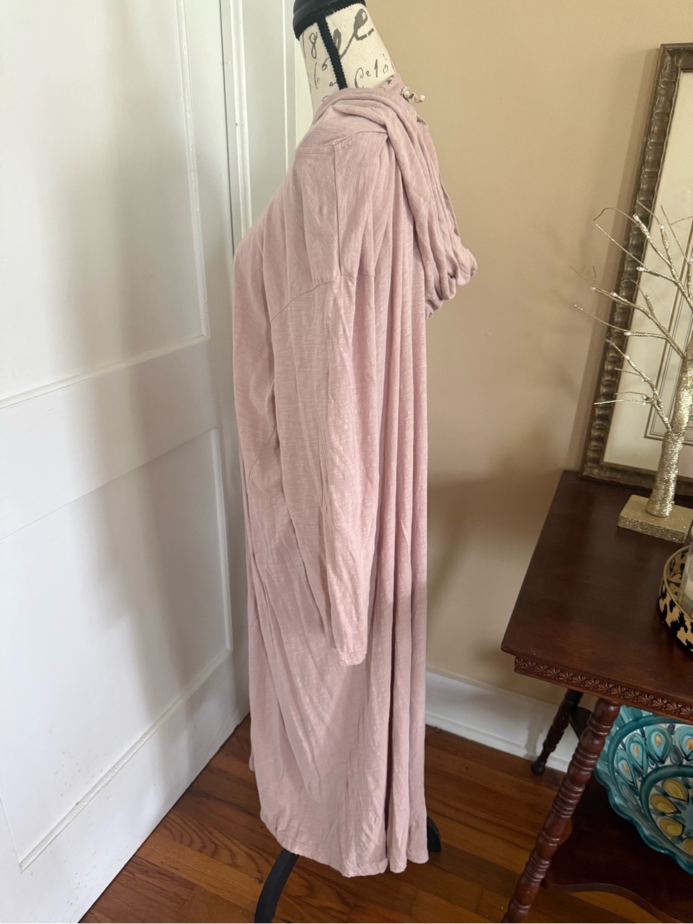 Magnolia Pearl Dusty Pink Hooded Graphic Long-Sleeve Shirt - Picture 6 of 7
